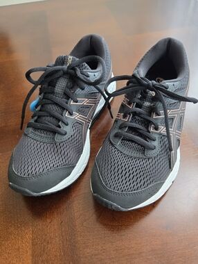 ASICS Gel-Contend 6.  NWOT Size 6.  Black Running Sneakers with Rose Gold Accent